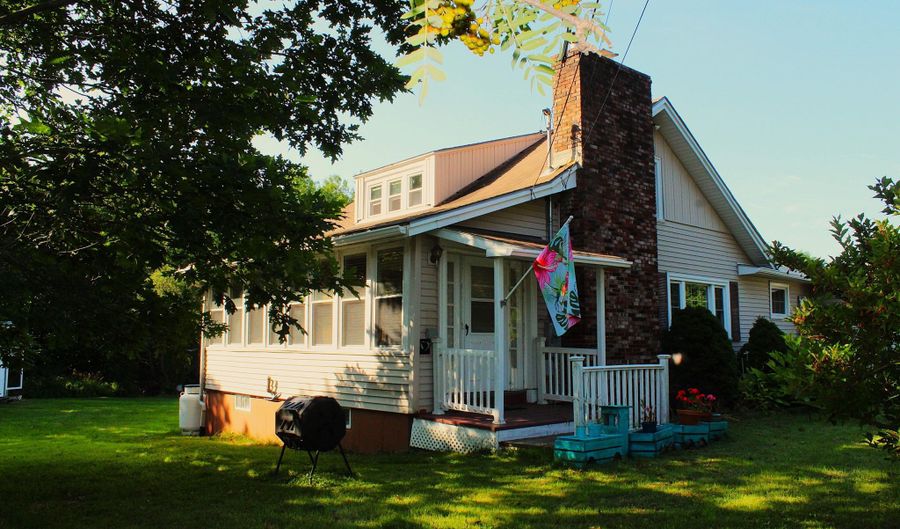 247 Burleigh Rd, Bangor, ME 04401 - 3 Beds, 2 Bath