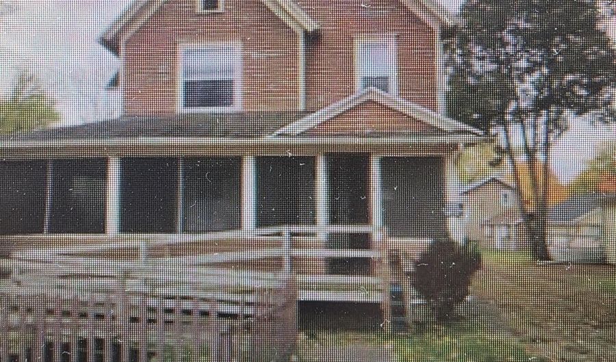 113 W Walnut St, Albion, MI 49224 - 4 Beds, 2 Bath
