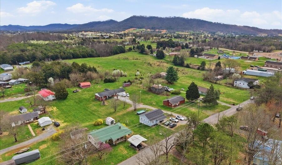 322 City Dr, Bean Station, TN 37708 - 2 Beds, 1 Bath