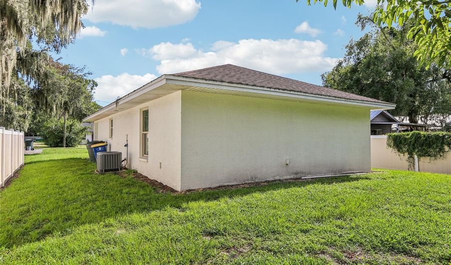 340 W STANFORD St, Bartow, FL 33830 - 3 Beds, 2 Bath