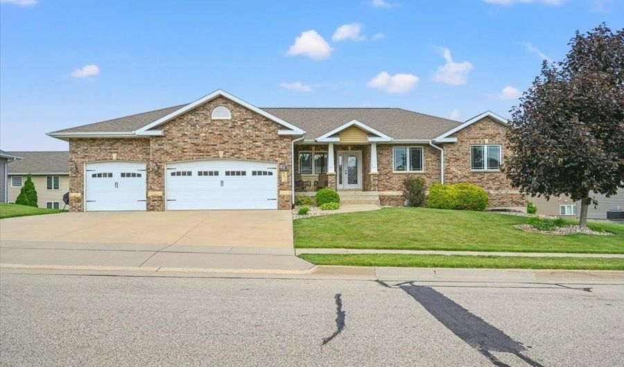 2273 Antler Rdg, Asbury, IA 52002 - 4 Beds, 4 Bath