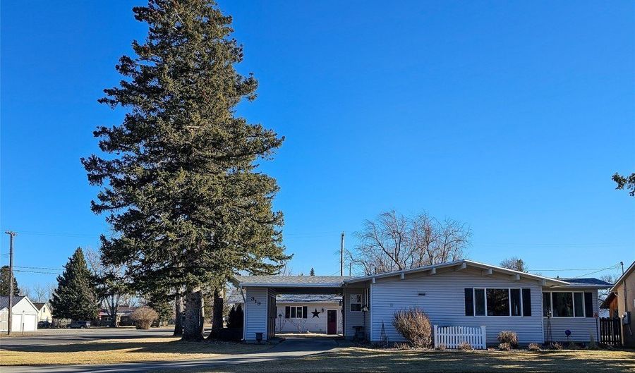 319 E 7th Ave, Big Timber, MT 59011 - 4 Beds, 2 Bath