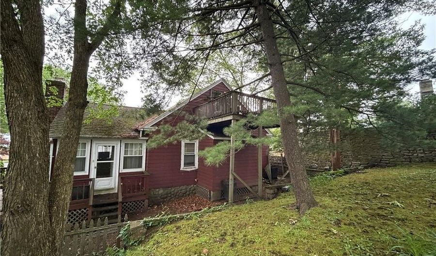 175 Oakland Ave, Cranston, RI 02910 - 3 Beds, 2 Bath