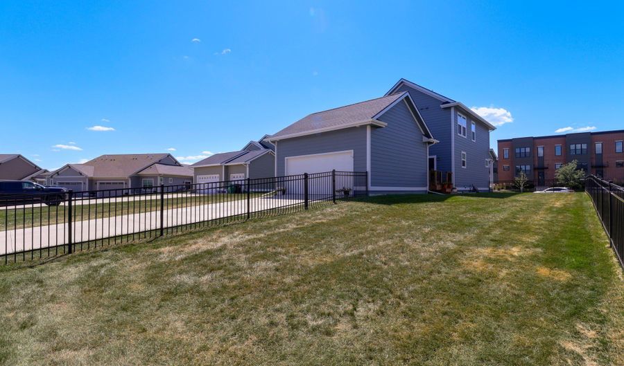 1811 SW Westview Dr, Ankeny, IA 50023 - 3 Beds, 3 Bath