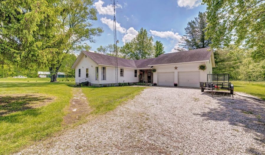 628 E Sand Hollar Rd, Bloomfield, IN 47424 - 2 Beds, 2 Bath