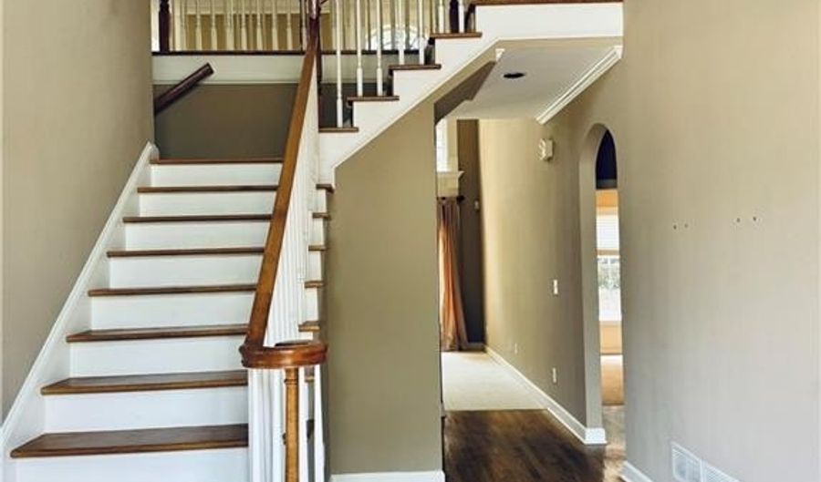 980 Gutter Ct, Alpharetta, GA 30022 - 5 Beds, 5 Bath