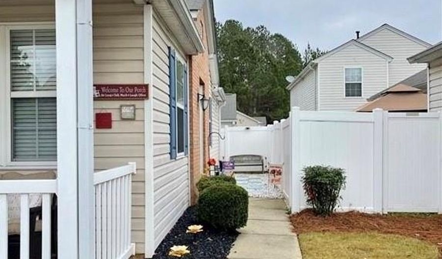830 Windcroft Cir NW, Acworth, GA 30101 - 2 Beds, 2 Bath