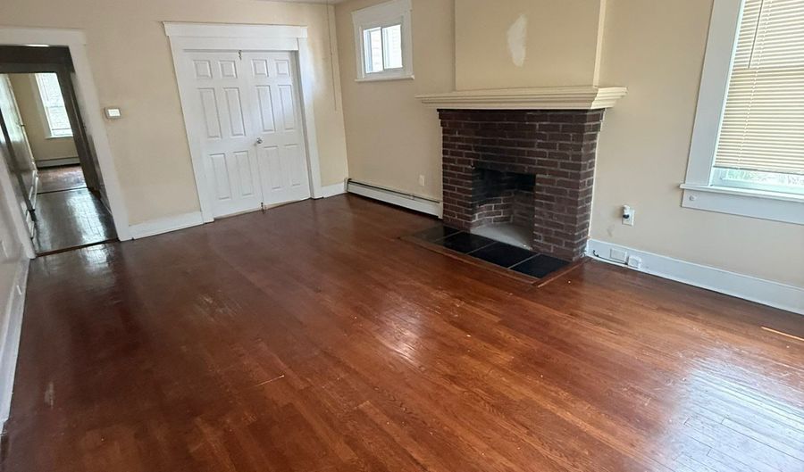 141 Herkimer St 2, Bridgeport, CT 06604 - 3 Beds, 1 Bath