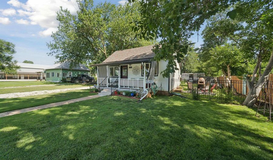 314 W Garfield St, Argonia, KS 67004 - 1 Beds, 1 Bath
