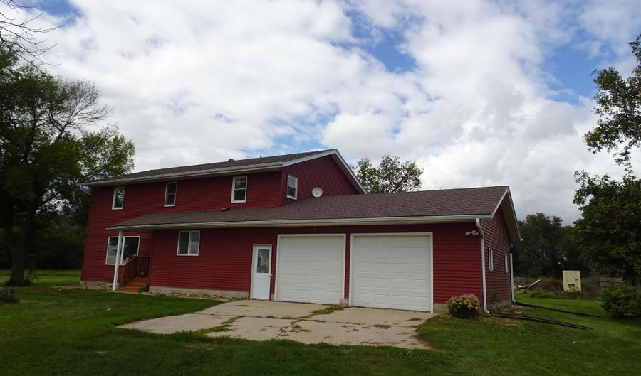 5352 260th St, Ashton, IA 51232 - 5 Beds, 3 Bath