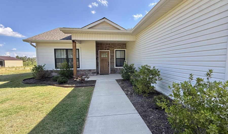 8269 Ore Trl, Bauxite, AR 72011 - 3 Beds, 2 Bath