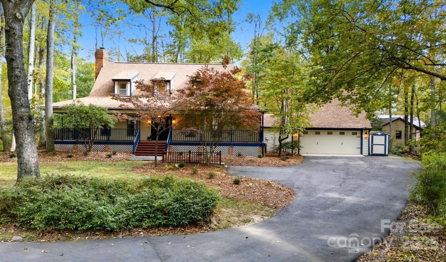 8 Indian Ridge Rd, Asheville, NC 28803 - 3 Beds, 4 Bath