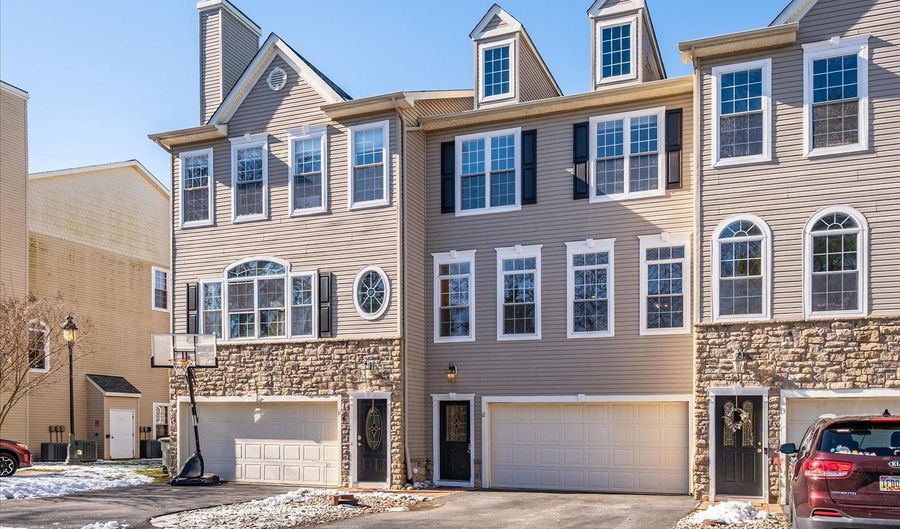 400 WILLIAMS St 12, Berlin, MD 21811 - 3 Beds, 4 Bath