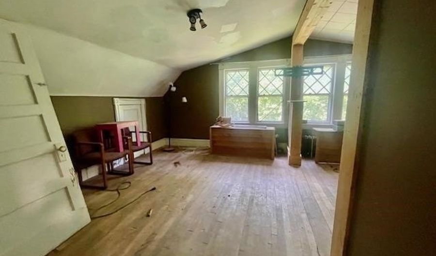 93 Prospect St, Berlin, NH 03570 - 4 Beds, 1 Bath