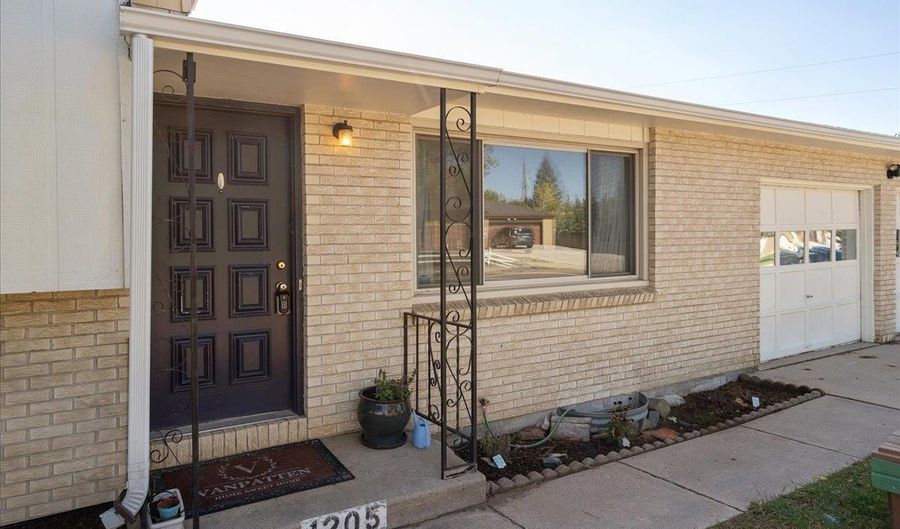 1205 E CARLSON St, Cheyenne, WY 82009 - 4 Beds, 3 Bath