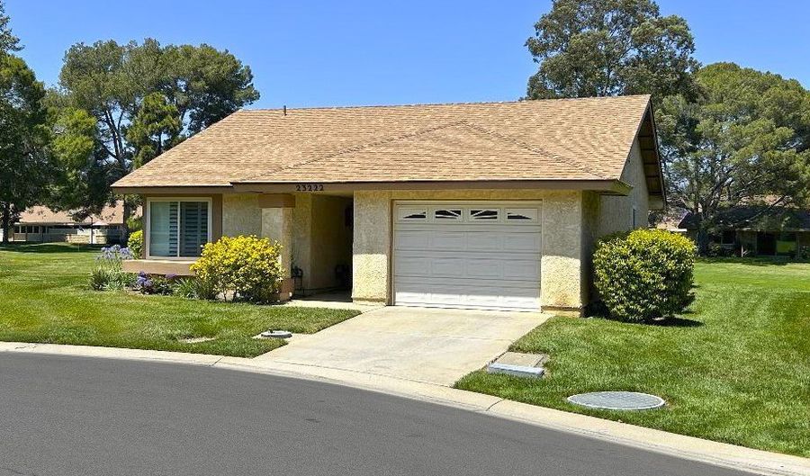 23222 Village 23, Camarillo, CA 93012 - 2 Beds, 2 Bath