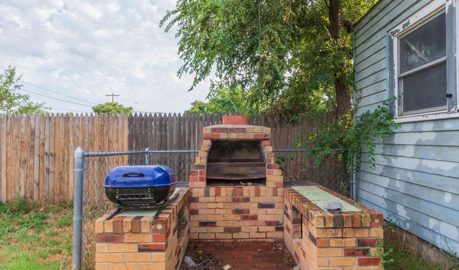 1910 S Seminole St, Amarillo, TX 79103 - 2 Beds, 1 Bath