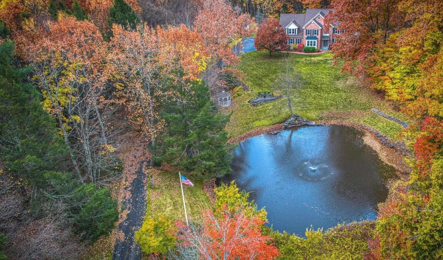 10 Maiden Ln, Bedford, NH 03110 - 4 Beds, 3 Bath