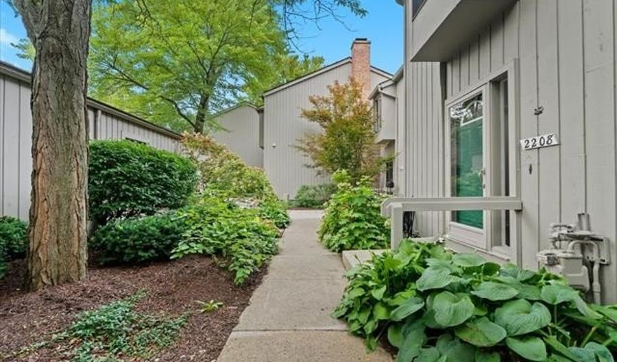 2208 Applewood Ct, Ann Arbor, MI 48103 - 4 Beds, 4 Bath