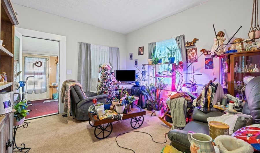 1067 Mercer Ave, Akron, OH 44320 - 2 Beds, 1 Bath