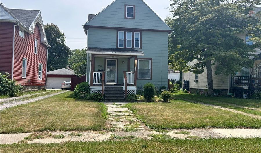 1726 E 45th St, Ashtabula, OH 44004 - 3 Beds, 2 Bath