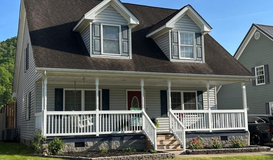 22 May St, Auxier, KY 41602 - 3 Beds, 3 Bath