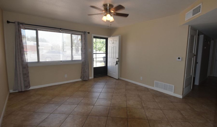 807 POPLAR St, Anthony, TX 79821 - 4 Beds, 2 Bath