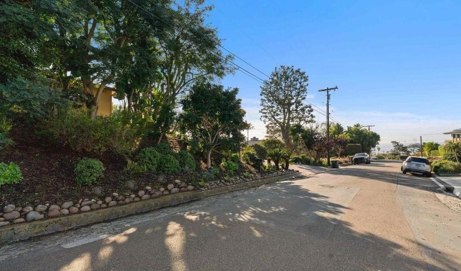 425 11th St, Del Mar, CA 92014 - 3 Beds, 2 Bath