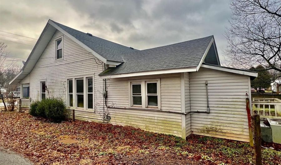 201 Wilson Ave, Auburn, KY 42206 - 4 Beds, 3 Bath