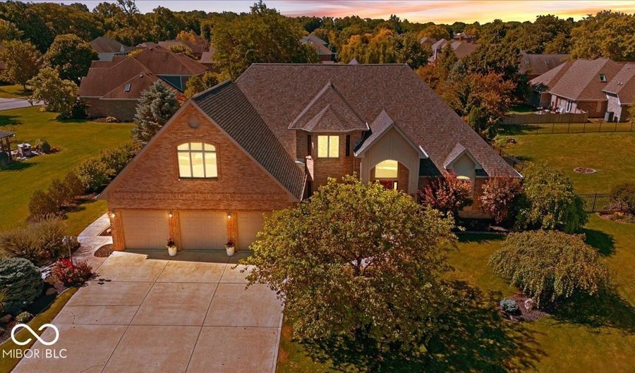 1918 Thistle Ct, Avon, IN 46123 - 4 Beds, 5 Bath