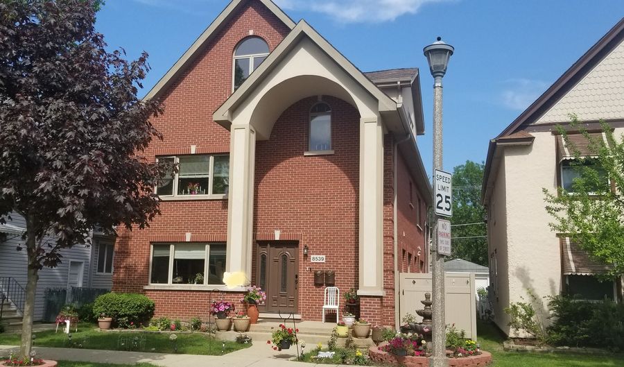 8539 CALLIE Ave 1, Morton Grove, IL 60053 - 3 Beds, 3 Bath