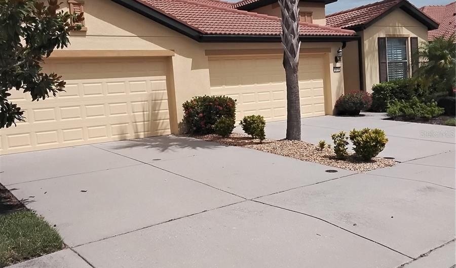 5473 SUNSET FALLS Dr, Apollo Beach, FL 33572 - 2 Beds, 2 Bath
