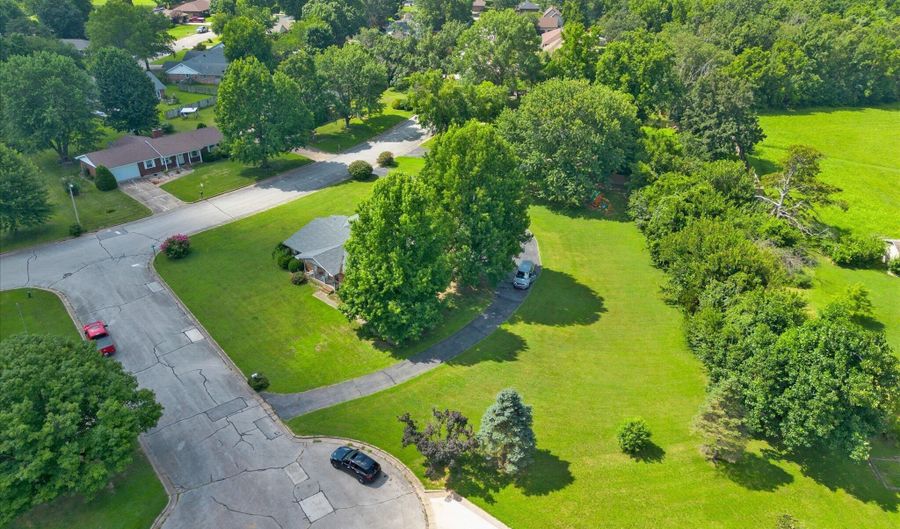 1635 Oak Dr, Aurora, MO 65605 - 3 Beds, 2 Bath