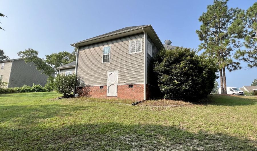 206 Sandy Springs Rd, Aberdeen, NC 28315 - 4 Beds, 3 Bath