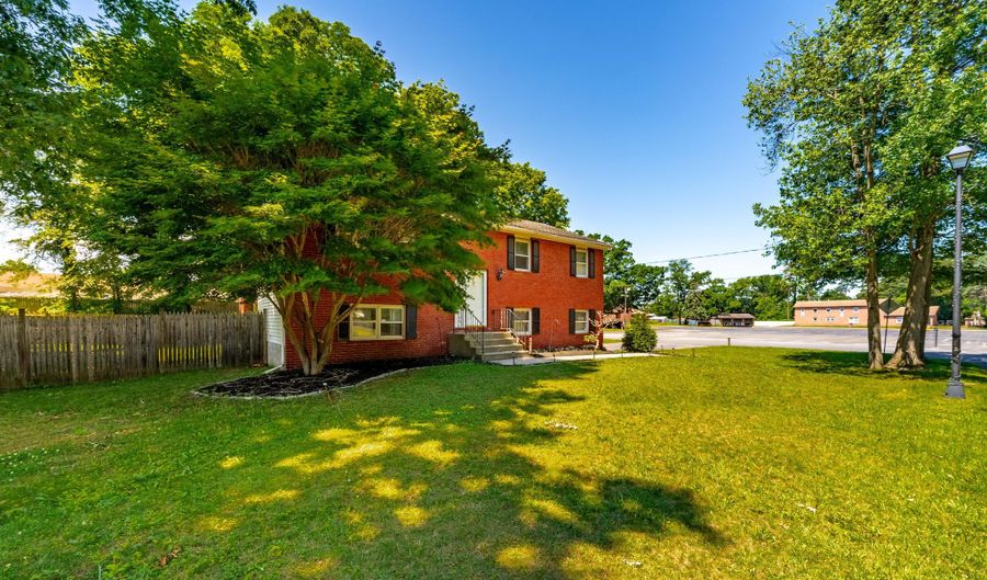 2 Melissa Ct, Albany, NY 12205 - 3 Beds, 2 Bath