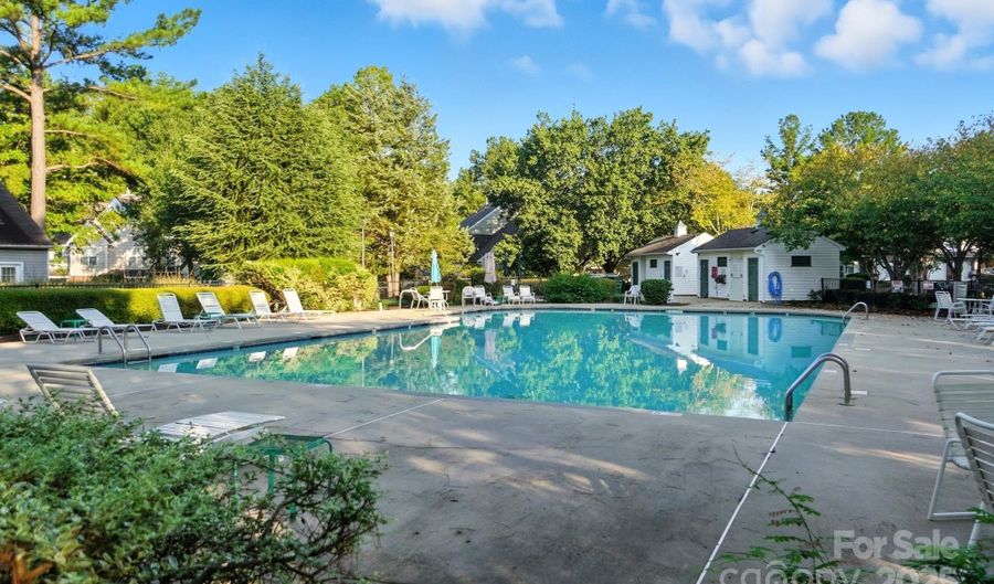5911 Moose Ln, Charlotte, NC 28269 - 2 Beds, 2 Bath