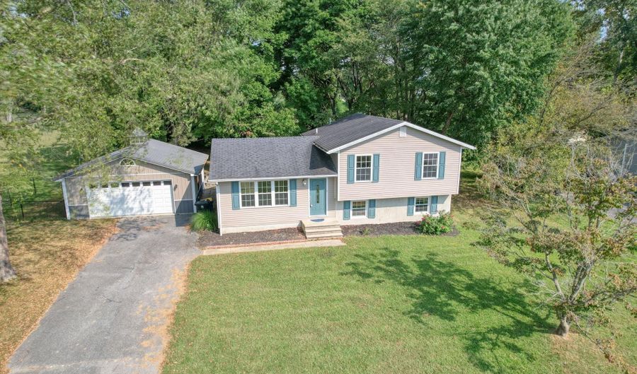 44 W INNER Cir, Dover, DE 19904 - 3 Beds, 2 Bath