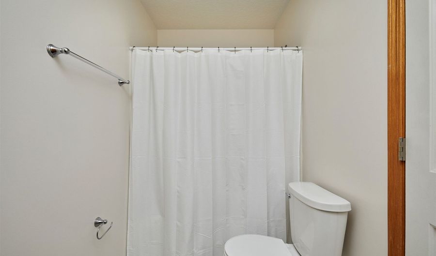 832 Red Hawk Way SE, Altoona, IA 50009 - 2 Beds, 3 Bath