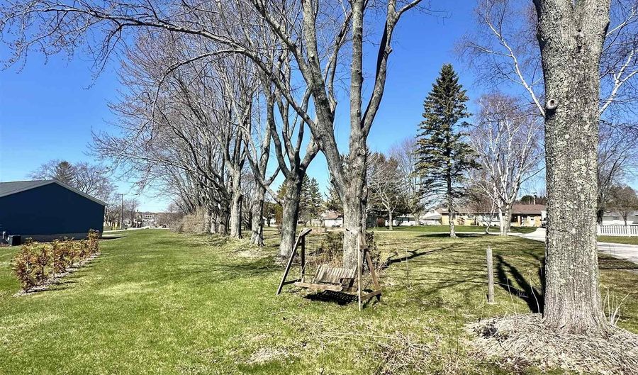 216 LAKEVIEW Dr, Algoma, WI 54201 - 0 Beds, 0 Bath