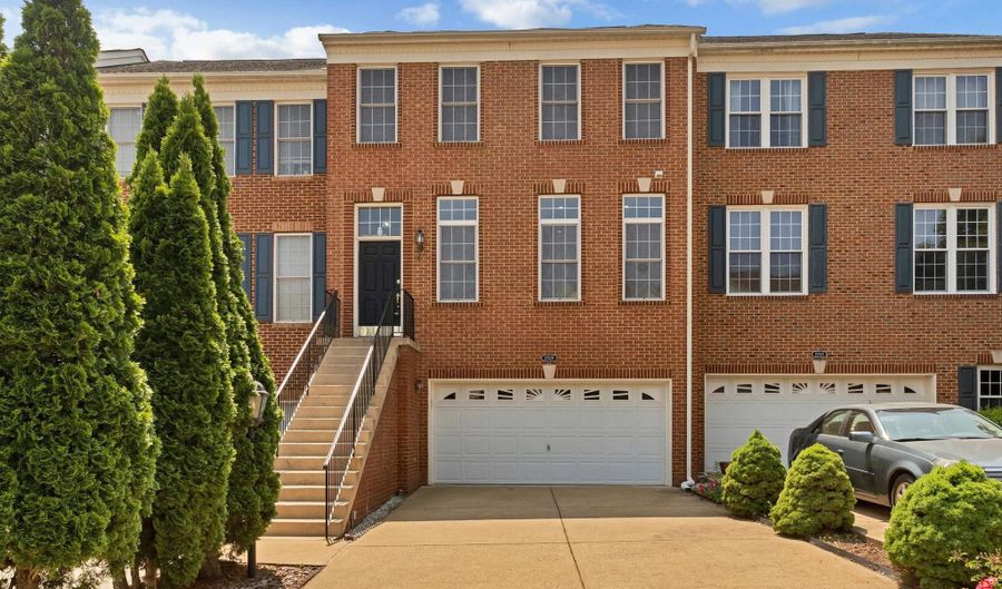 22529 WELBORNE MANOR Sq, Ashburn, VA 20148 - 3 Beds, 4 Bath