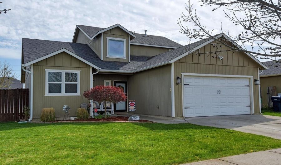 12421 W 4th Ave, Airway Heights, WA 99001 - 3 Beds, 3 Bath