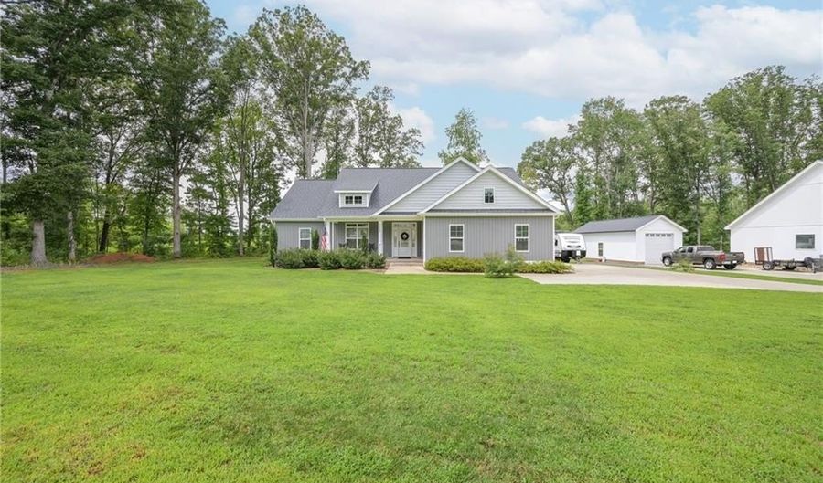 2590 NC Highway 801 S, Advance, NC 27006 - 3 Beds, 2 Bath