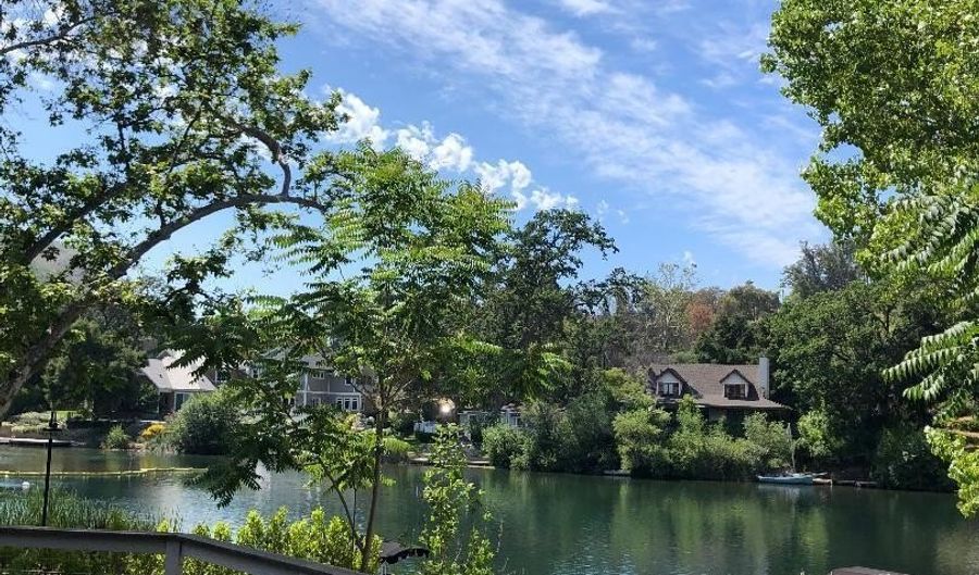 29303 S Lakeshore Dr, Agoura Hills, CA 91301 - 3 Beds, 2 Bath