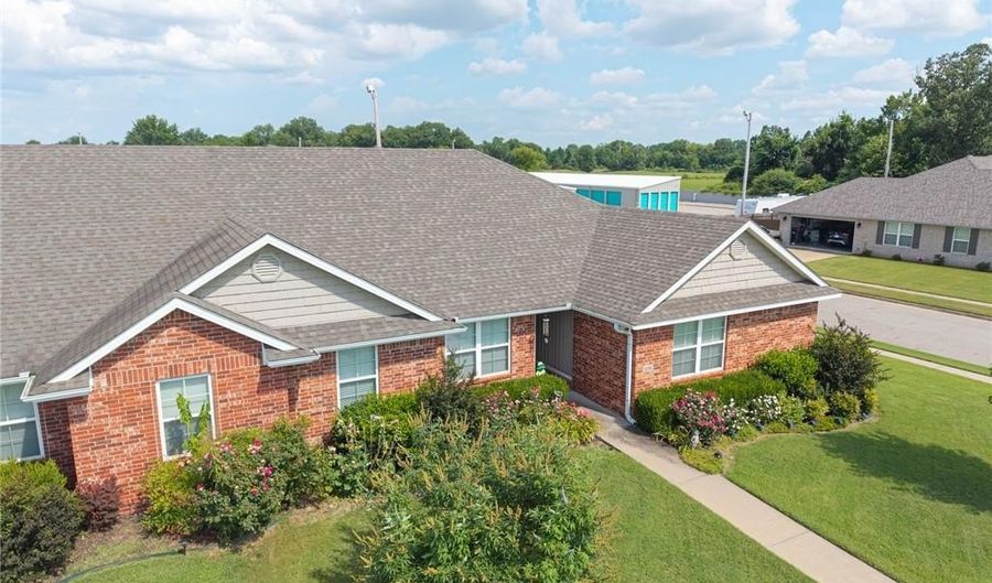 133 Honeysuckle St, Alma, AR 72921 - 3 Beds, 2 Bath