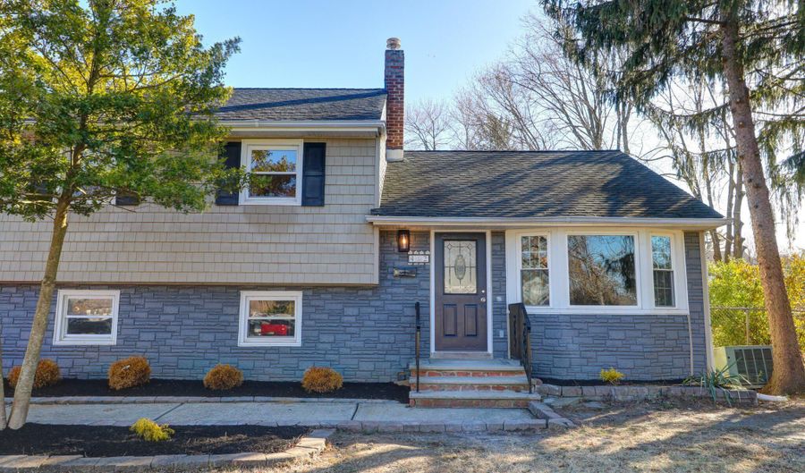 42 Cherry Tree Farm Rd, Middletown, NJ 07748 - 4 Beds, 3 Bath