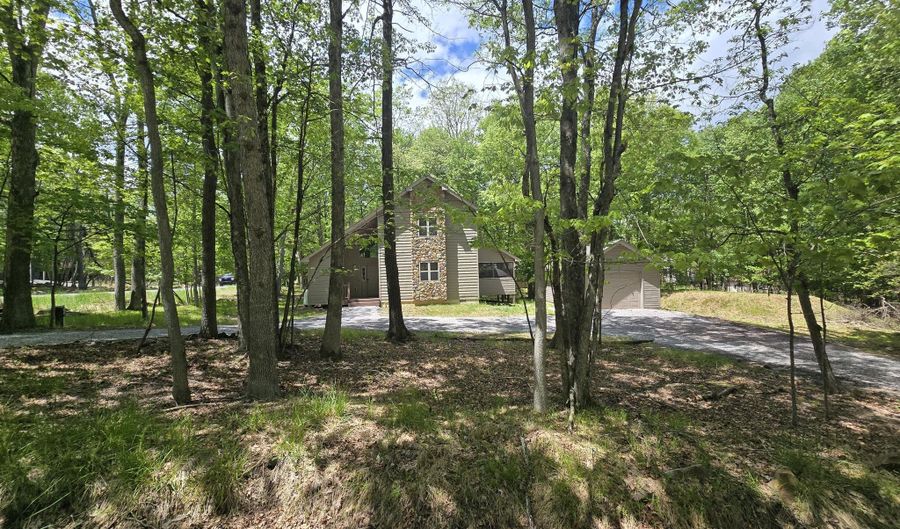 63 Guest Cir, Albrightsville, PA 18210 - 3 Beds, 2 Bath