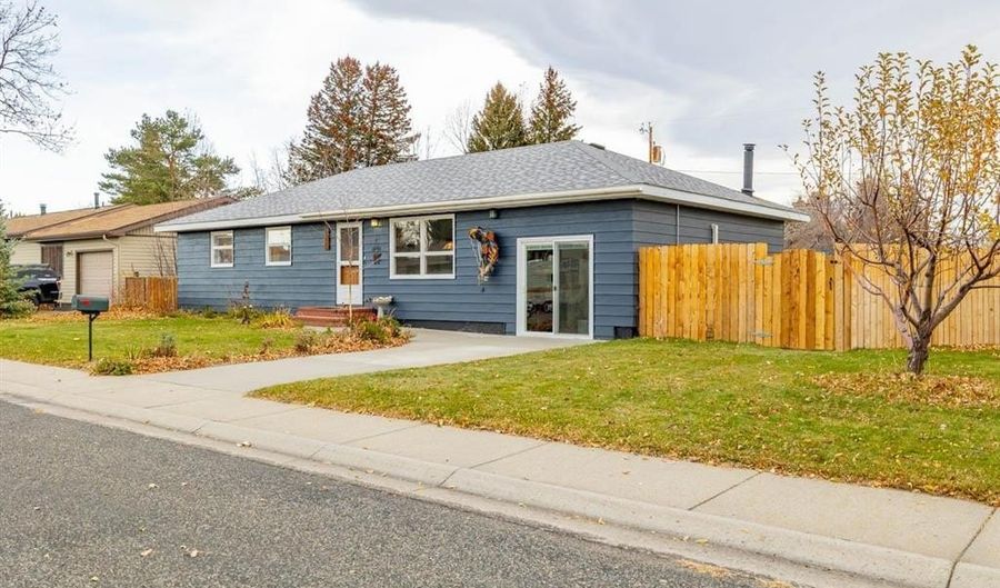 1225 Alpine Ave, Cody, WY 82414 - 4 Beds, 2 Bath