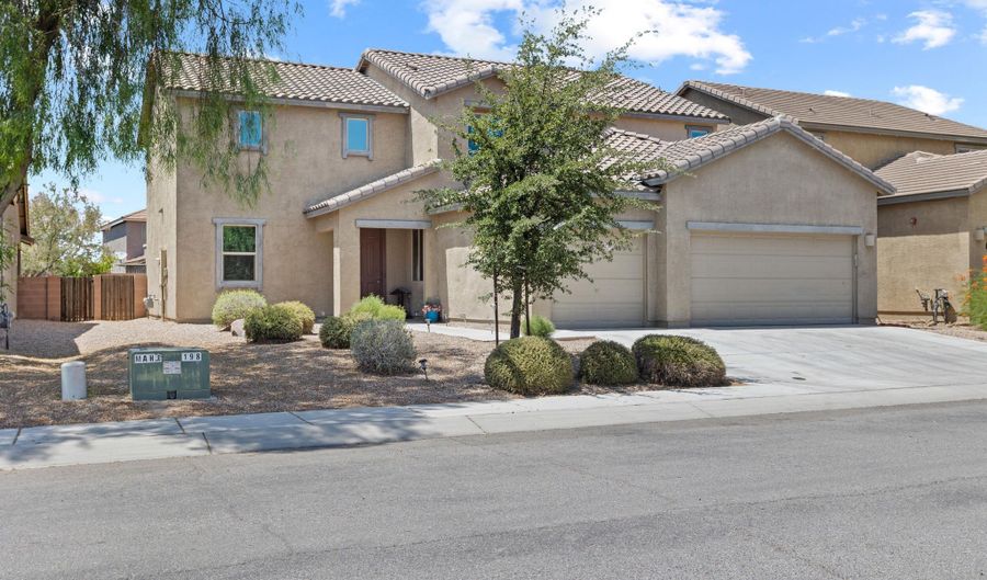 1025 E Harshaw Land Ln, Sahuarita, AZ 85629 - 5 Beds, 3 Bath