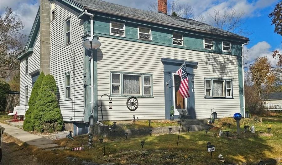 8 Lake Ct, Hopkinton, RI 02804 - 5 Beds, 2 Bath