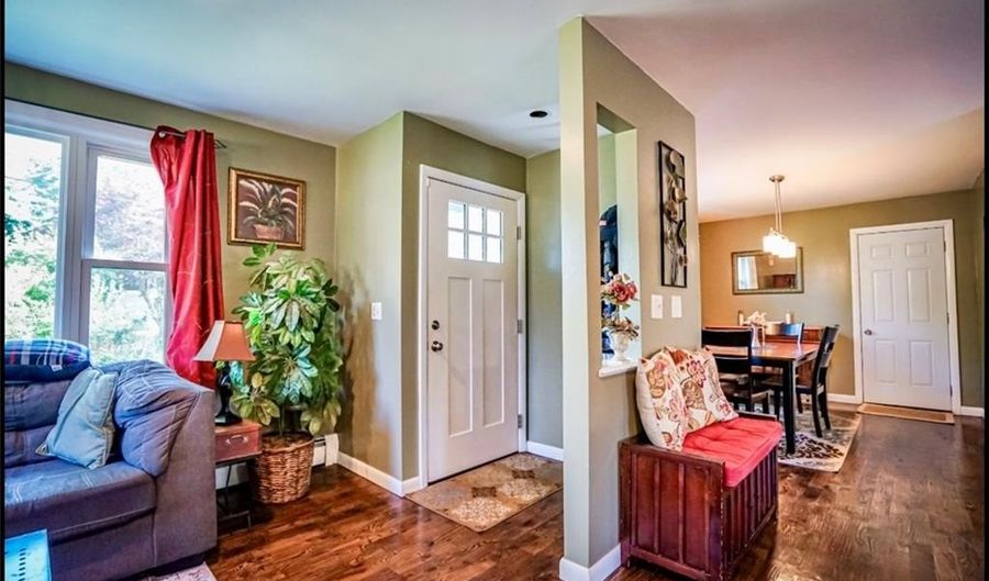 4 Burr Ave, Barrington, RI 02806 - 3 Beds, 2 Bath